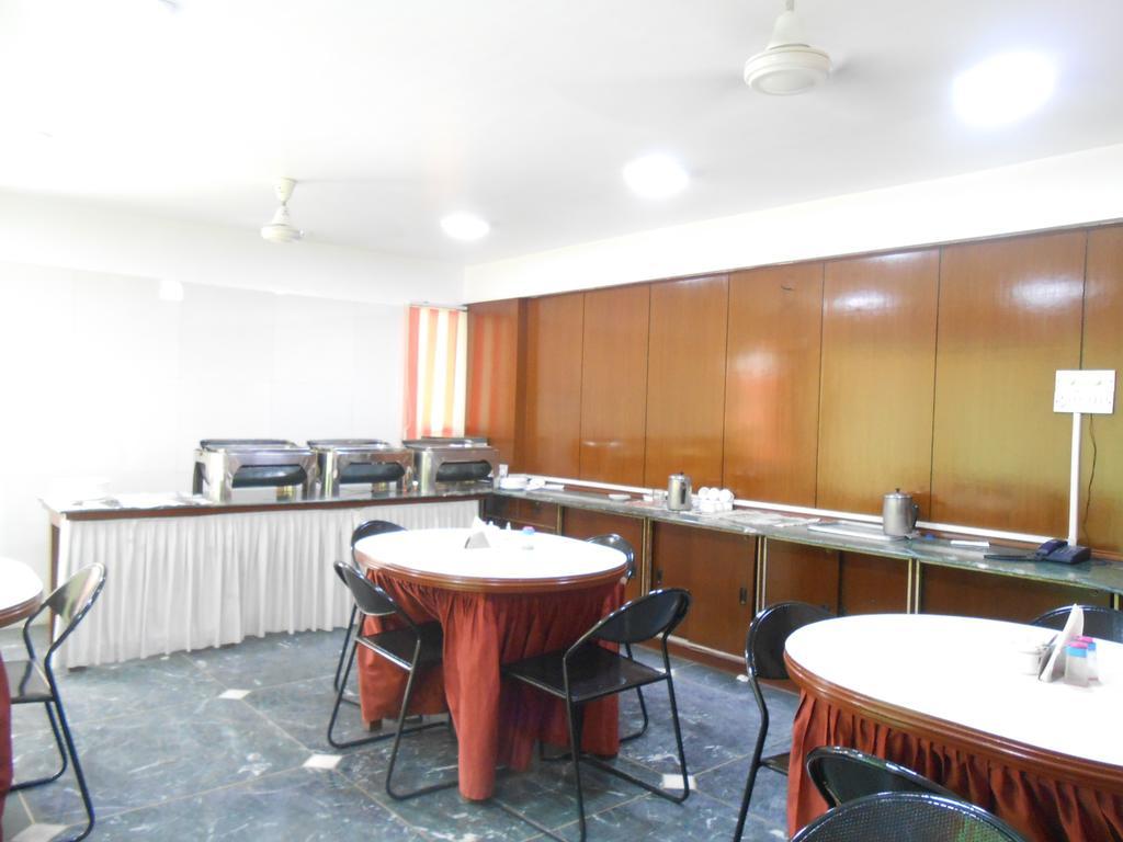 Hotel Akash Deep Calcutta Eksteriør billede