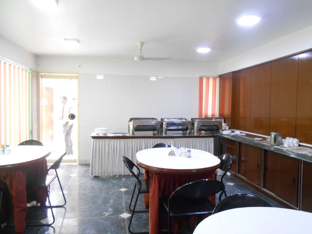 Hotel Akash Deep Calcutta Eksteriør billede